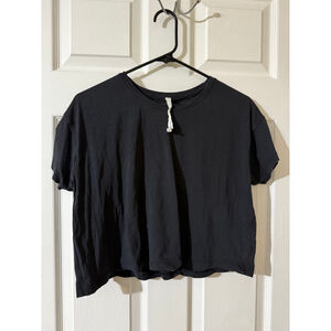 Lululemon black T shirt size 6